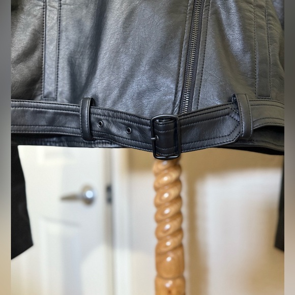 NWOT Hollister Black Faux Leather Moto Jacket Size Small - Picture 4 of 5